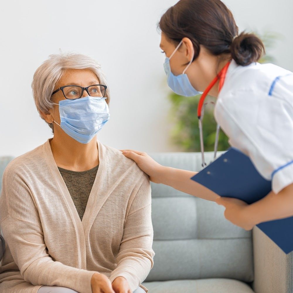 El resfriado en adultos mayores, todo lo que debes considerar